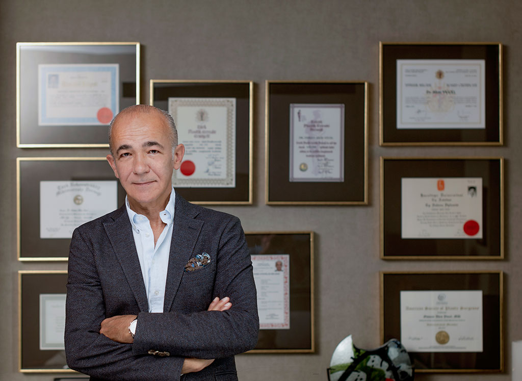 Plastik ve Estetik Cerrahi Uzmanı Prof. Dr. Akın Yücel