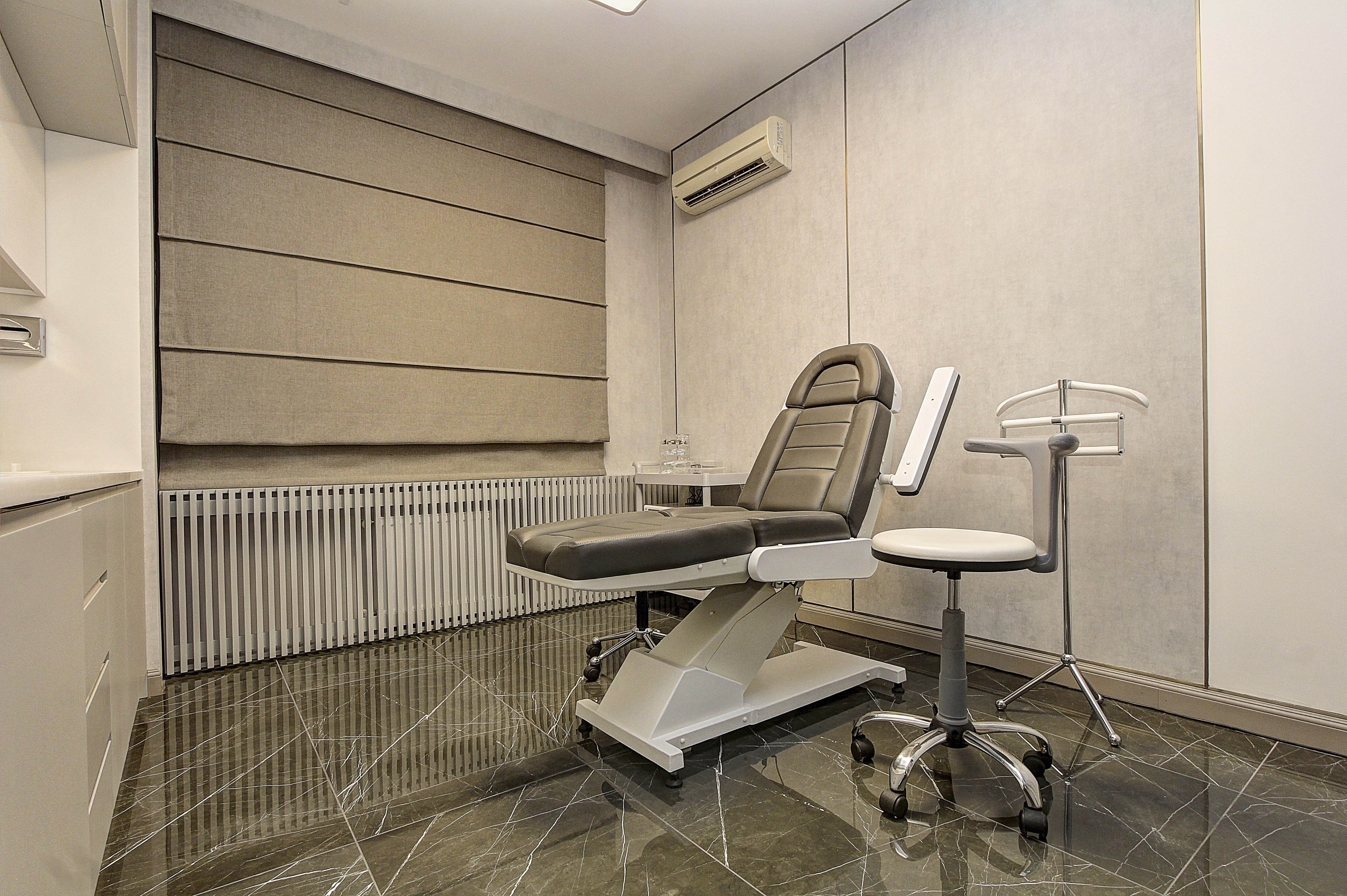 Prof. Dr. Akın Yücel Klinik